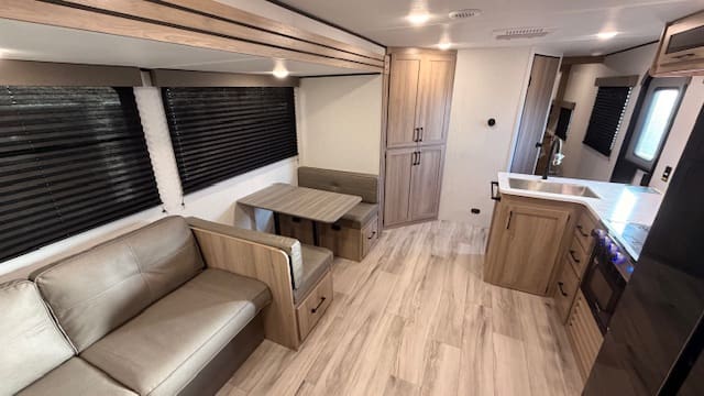 2026 COLEMAN 32BHS by KEYSTONE - Image 9