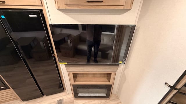 2026 COLEMAN 32BHS by KEYSTONE - Image 13