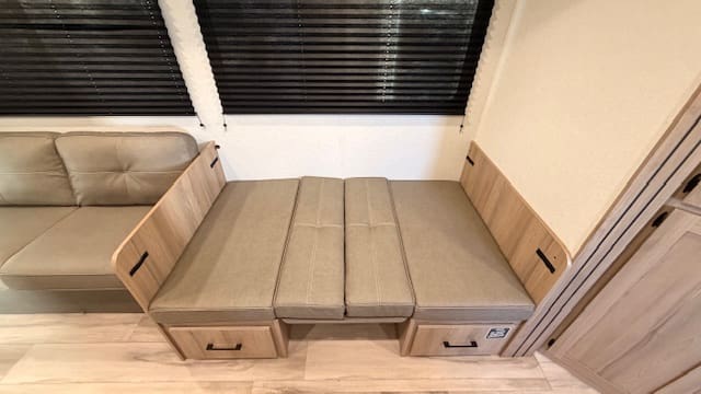 2026 COLEMAN 32BHS by KEYSTONE - Image 16