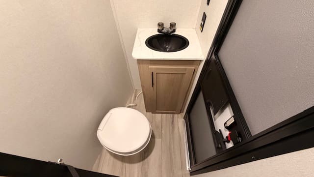 2026 COLEMAN 32BHS by KEYSTONE - Image 23