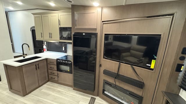 2026 COUGAR 2400RE by KEYSTONE - Image 9