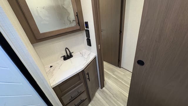 2026 COUGAR 2400RE by KEYSTONE - Image 21