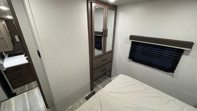 2026 COUGAR 2400RE by KEYSTONE - Image 23