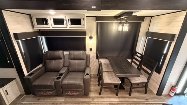 2022 JAYFLIGHT 40LOFT by JAYCO - Image 13