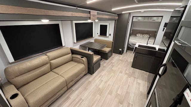 2026 BULLET 290BHS by KEYSTONE - Image 11