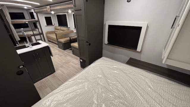 2026 BULLET 290BHS by KEYSTONE - Image 25