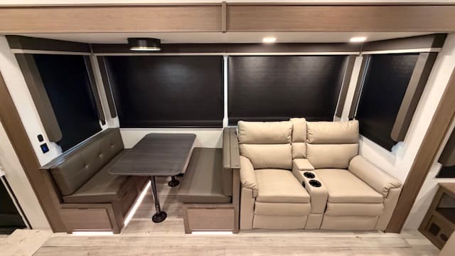 2026 COUGAR 360MBI by KEYSTONE - Image 12