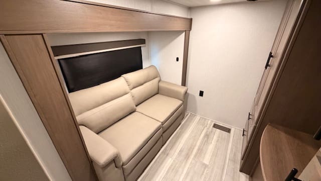 2026 COUGAR 360MBI by KEYSTONE - Image 21