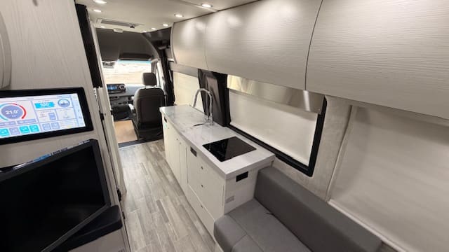 2023 PLEASURE-WAY PLATEAU TS by PLEASURE-WAY - Image 10