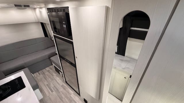 2023 PLEASURE-WAY PLATEAU TS by PLEASURE-WAY - Image 18