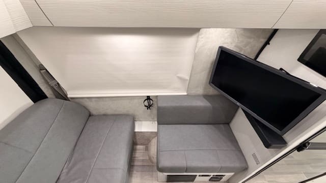 2023 PLEASURE-WAY PLATEAU TS by PLEASURE-WAY - Image 19