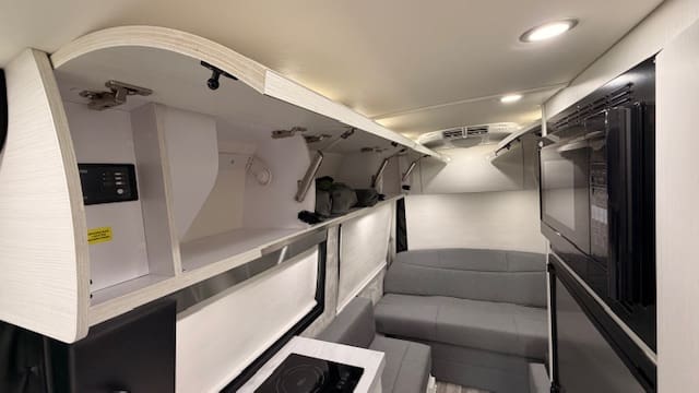 2023 PLEASURE-WAY PLATEAU TS by PLEASURE-WAY - Image 21