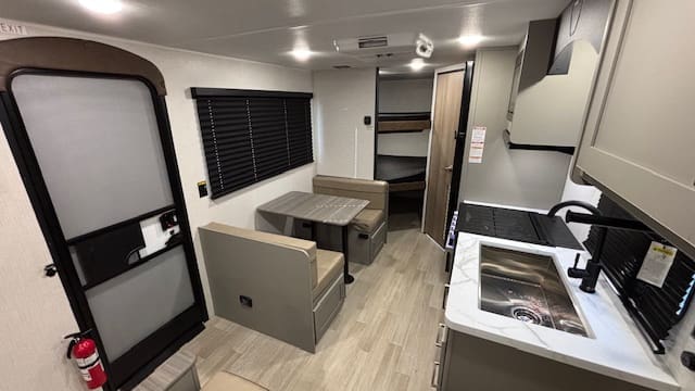 2026 HIDEOUT 230BH by KEYSTONE - Image 9