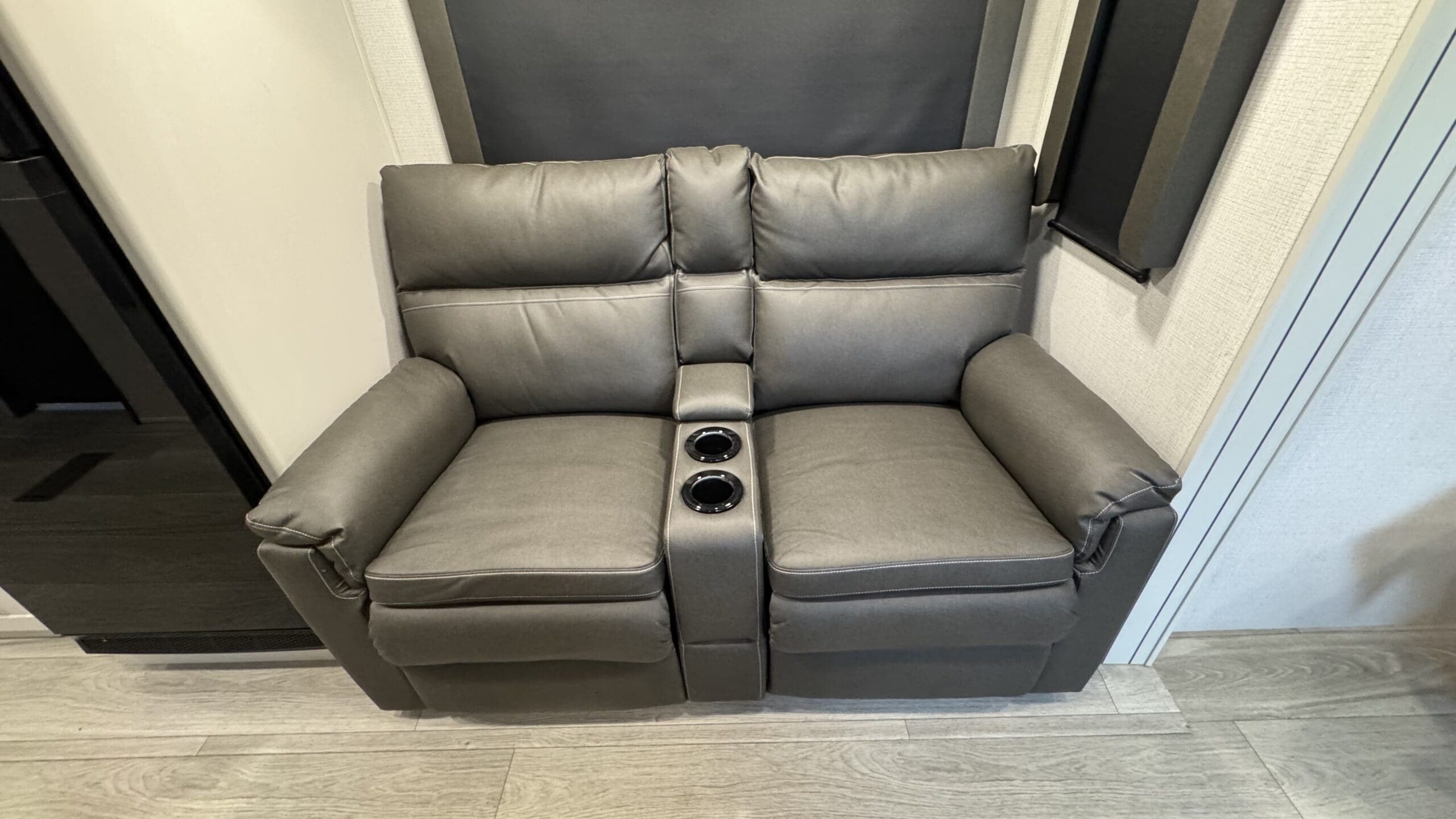 2025 COUGAR 22MLS by KEYSTONE - Image 18