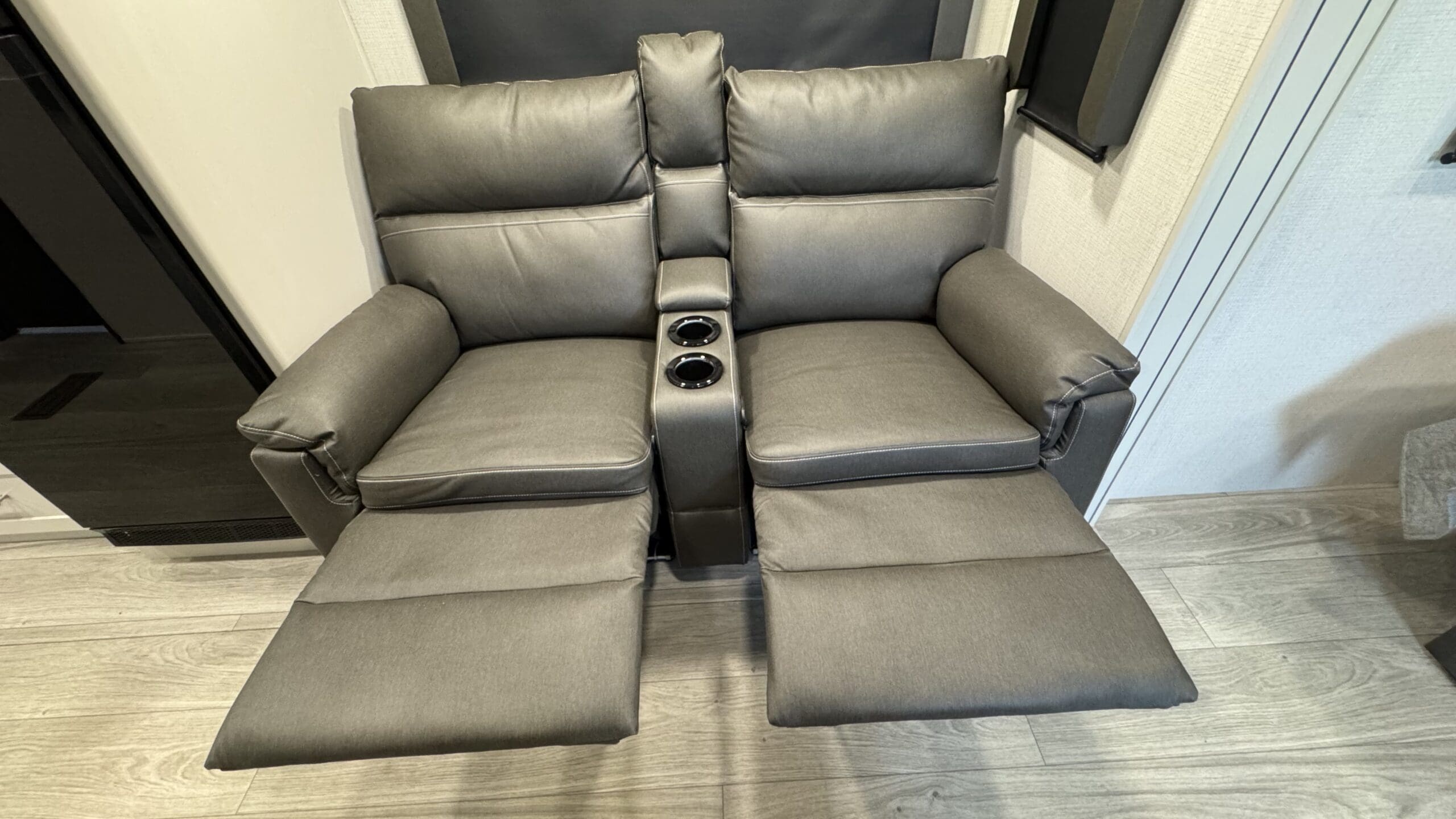 2025 COUGAR 22MLS by KEYSTONE - Image 19