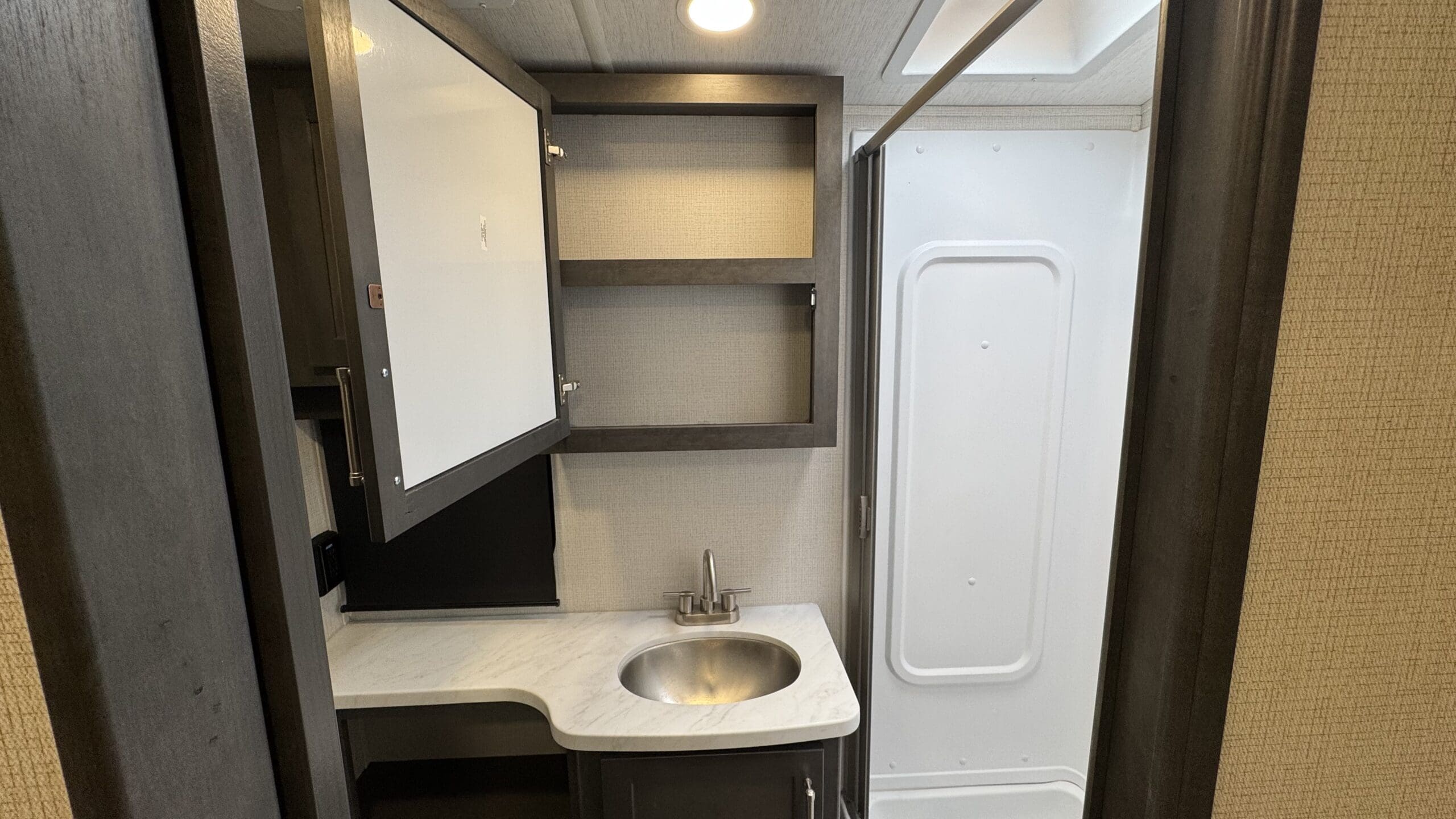 2025 COUGAR 22MLS by KEYSTONE - Image 27