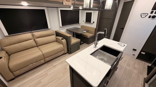 2026 BULLET 330BKQ by KEYSTONE - Image 11