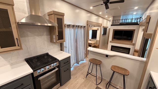 2026 HAMPTON 388FKL by CROSSROADS - Image 9