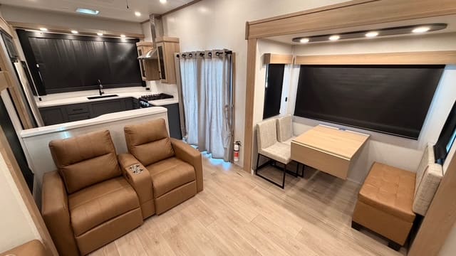 2026 HAMPTON 388FKL by CROSSROADS - Image 17