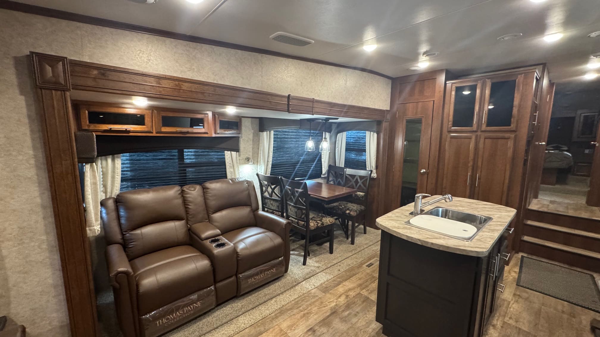 2018 EAGLE 28.5RSTS by JAYCO - Image 11