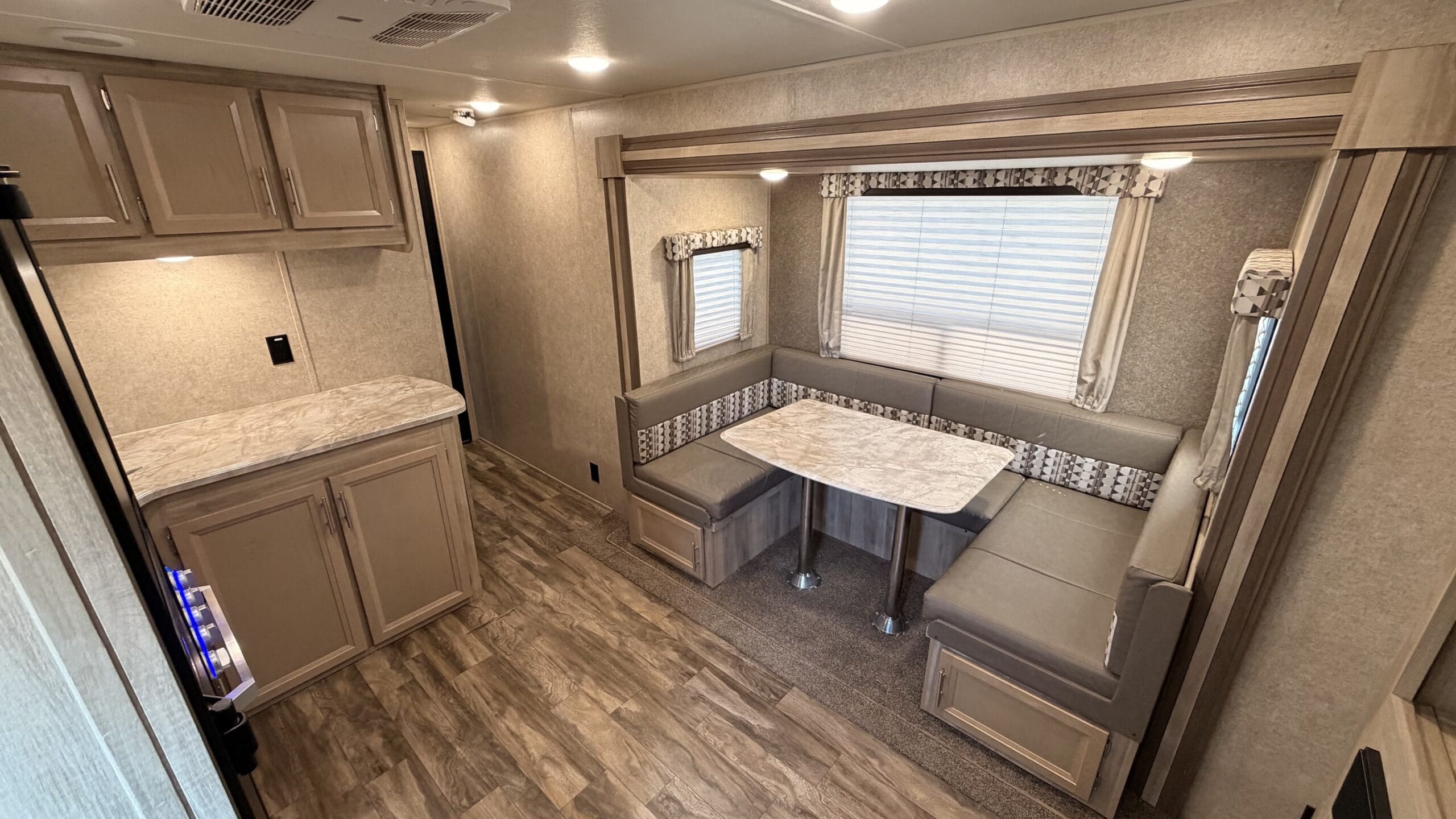 2020 CATALINA 29THS by COACHMAN - Image 14