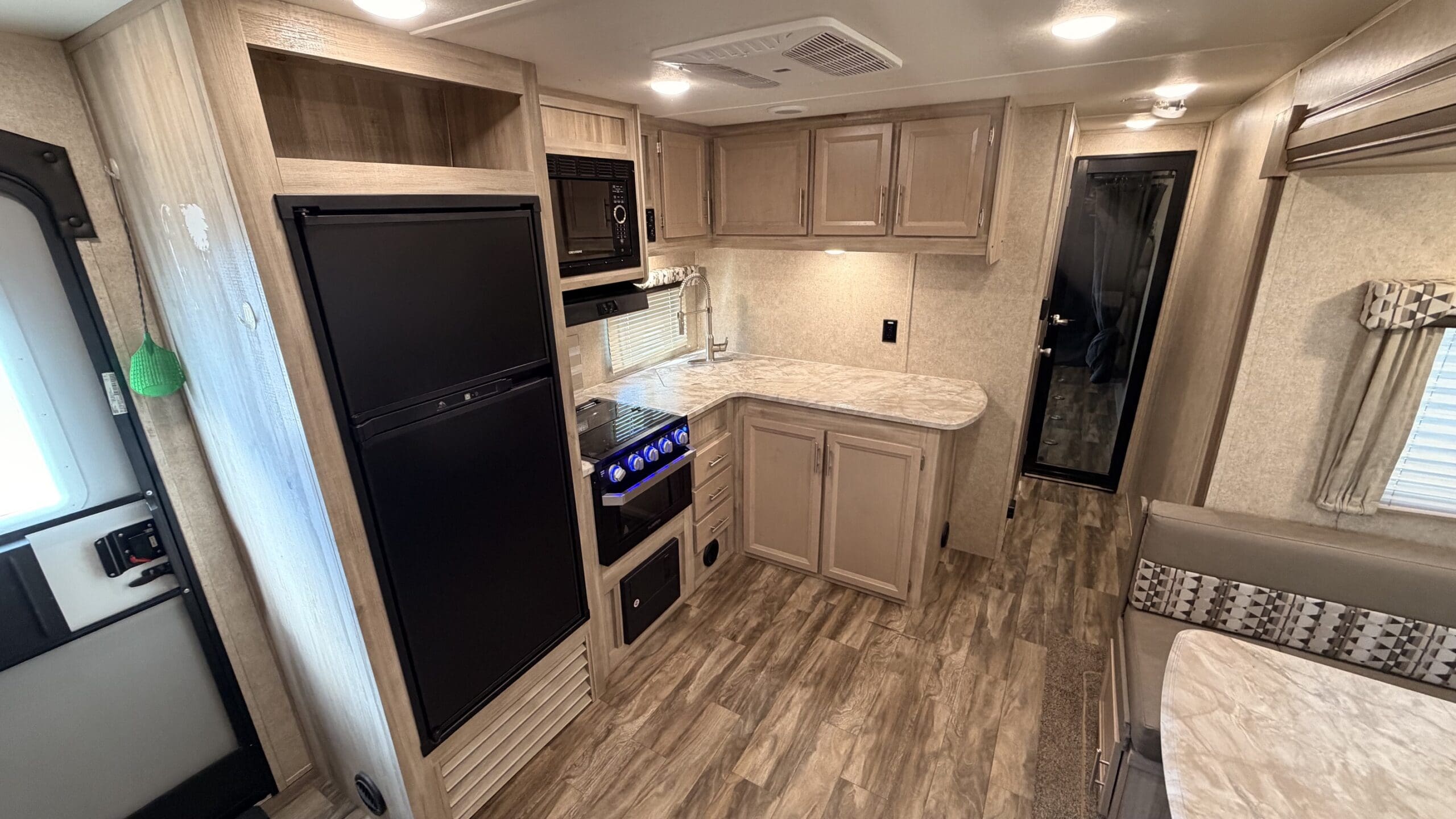 2020 CATALINA 29THS by COACHMAN - Image 15