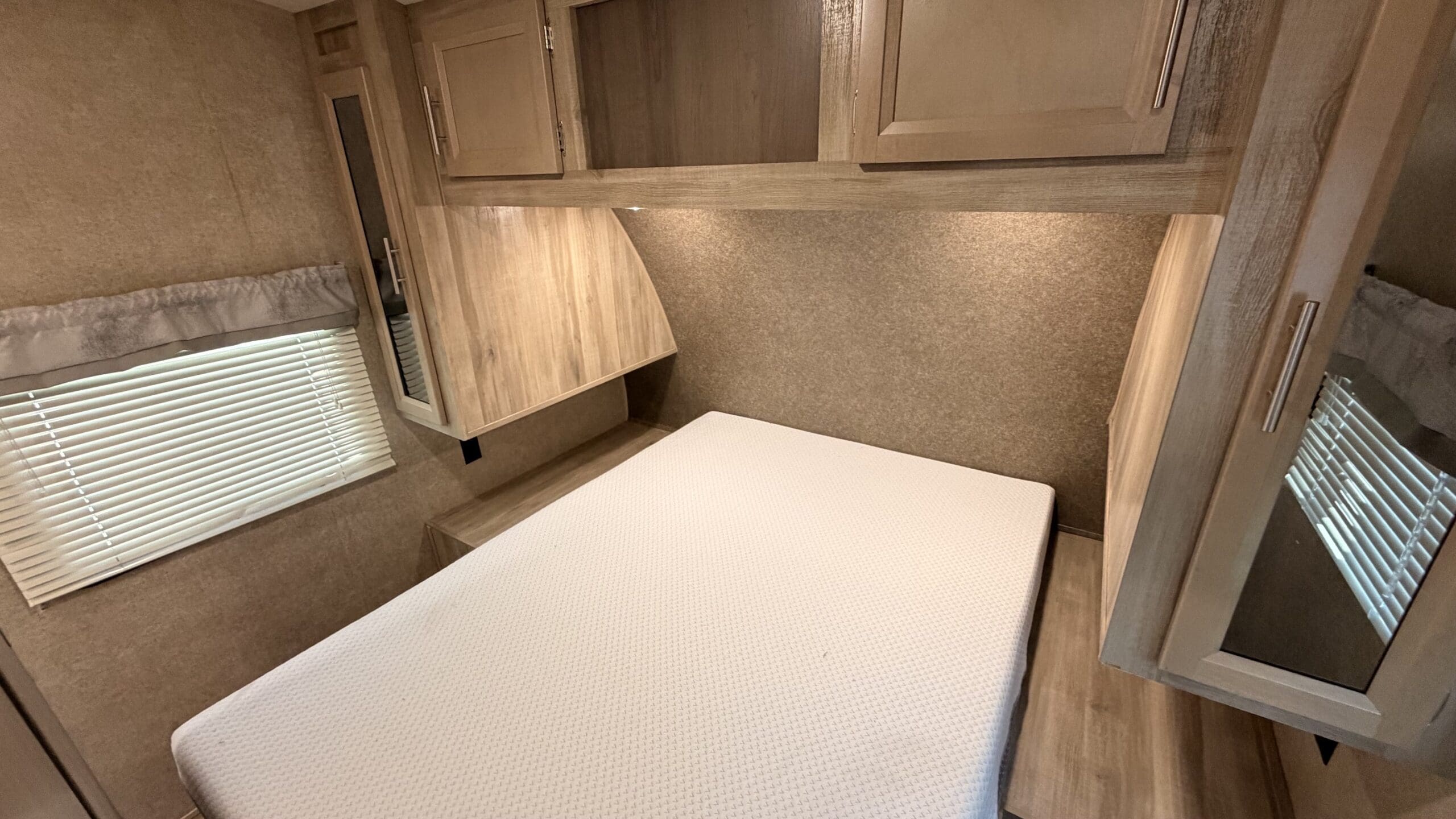 2020 CATALINA 29THS by COACHMAN - Image 21