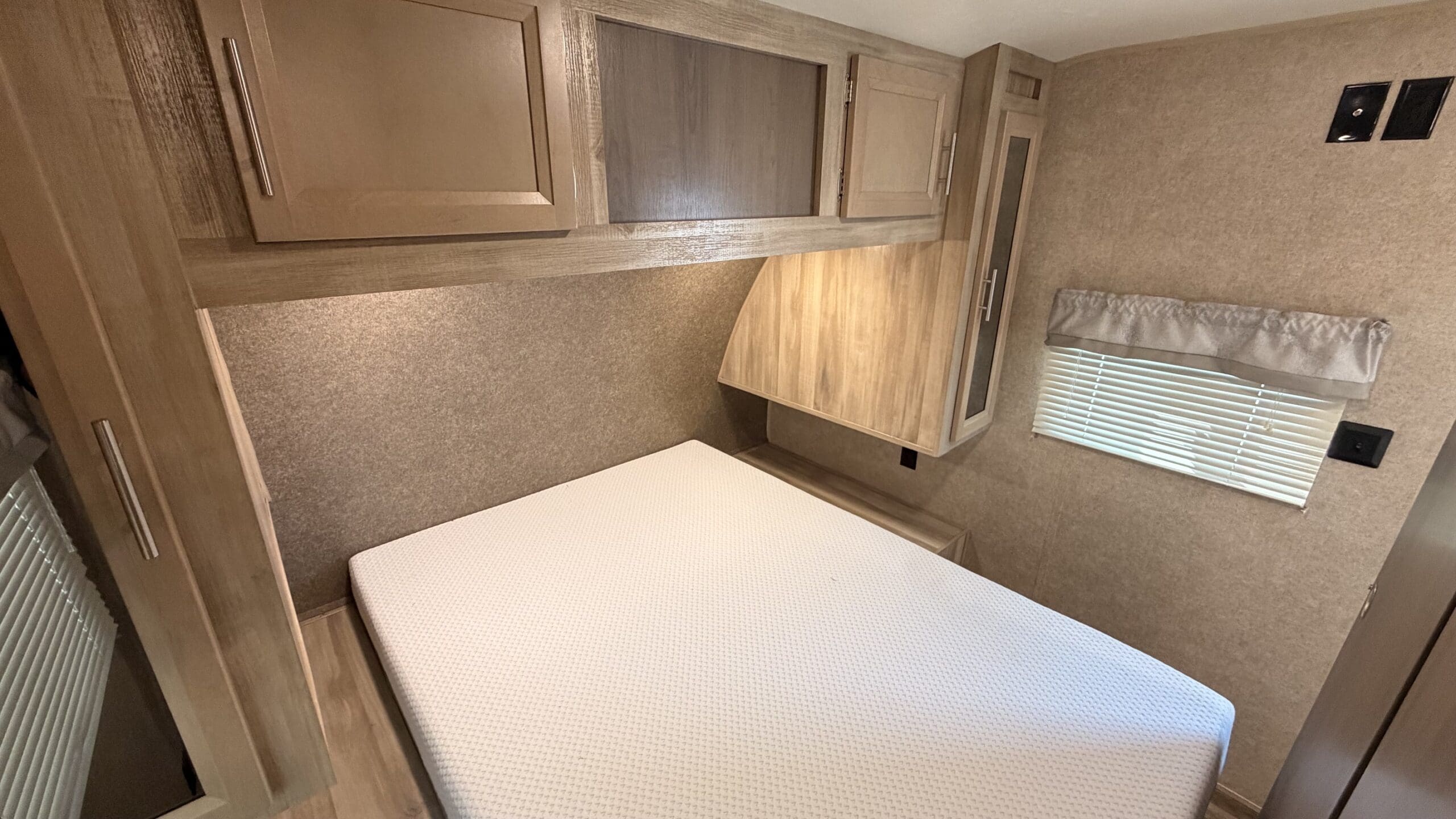 2020 CATALINA 29THS by COACHMAN - Image 22