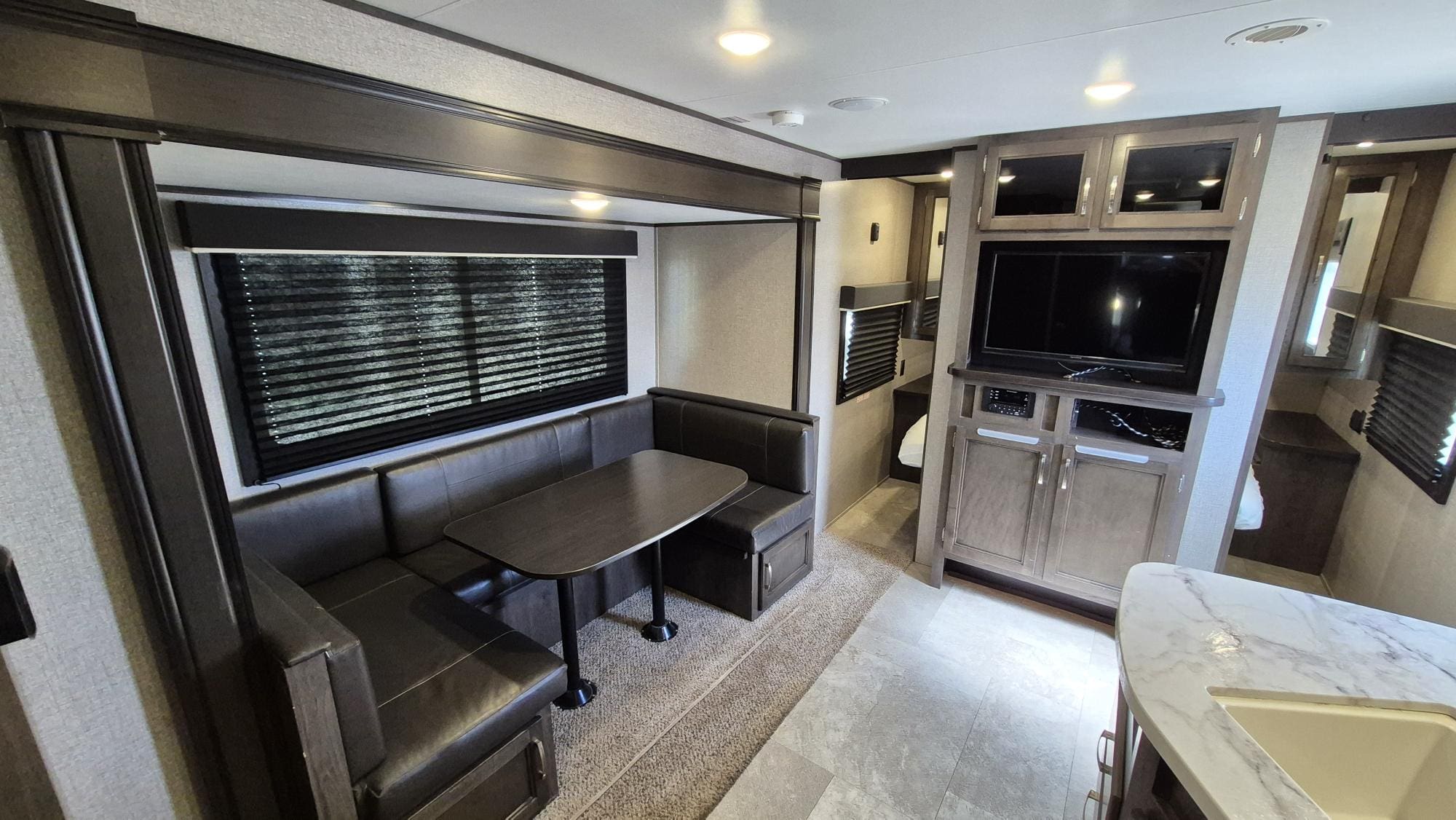 2020 JAY FLIGHT 242BHS by JAYCO - Image 9