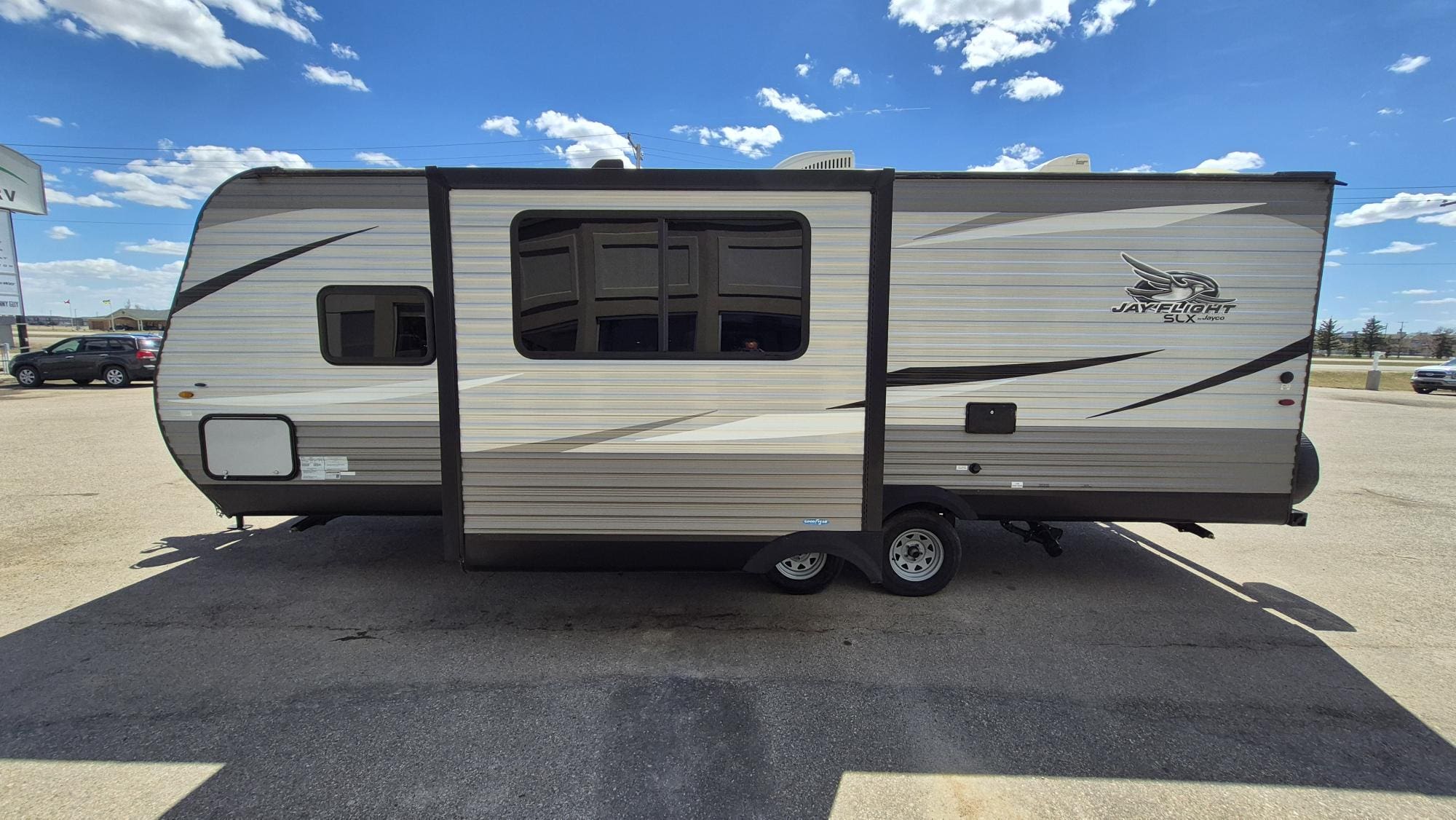 2020 JAY FLIGHT 242BHS by JAYCO - Image 4