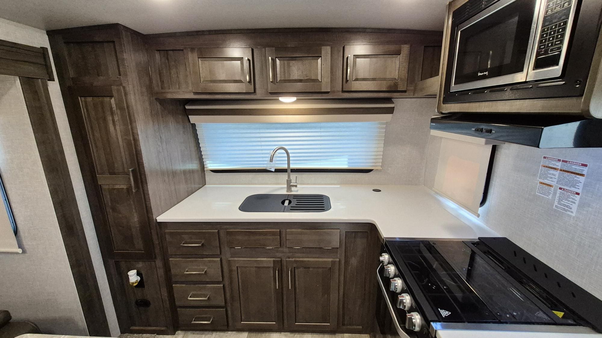 2022 ROCKWOOD 2506S by FOREST RIVER - Image 11