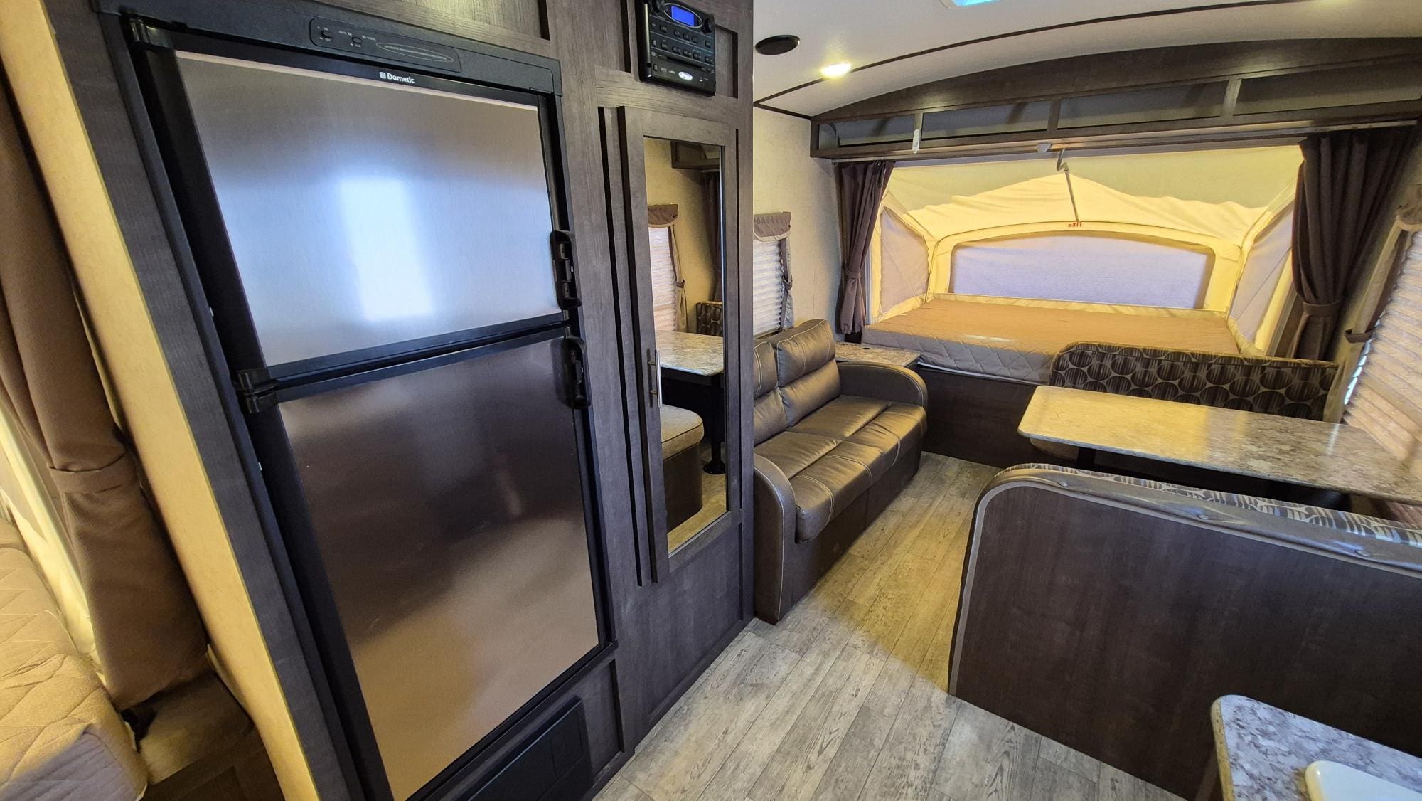 2016 SURVEYOR 224T by FOREST RIVER - Image 9
