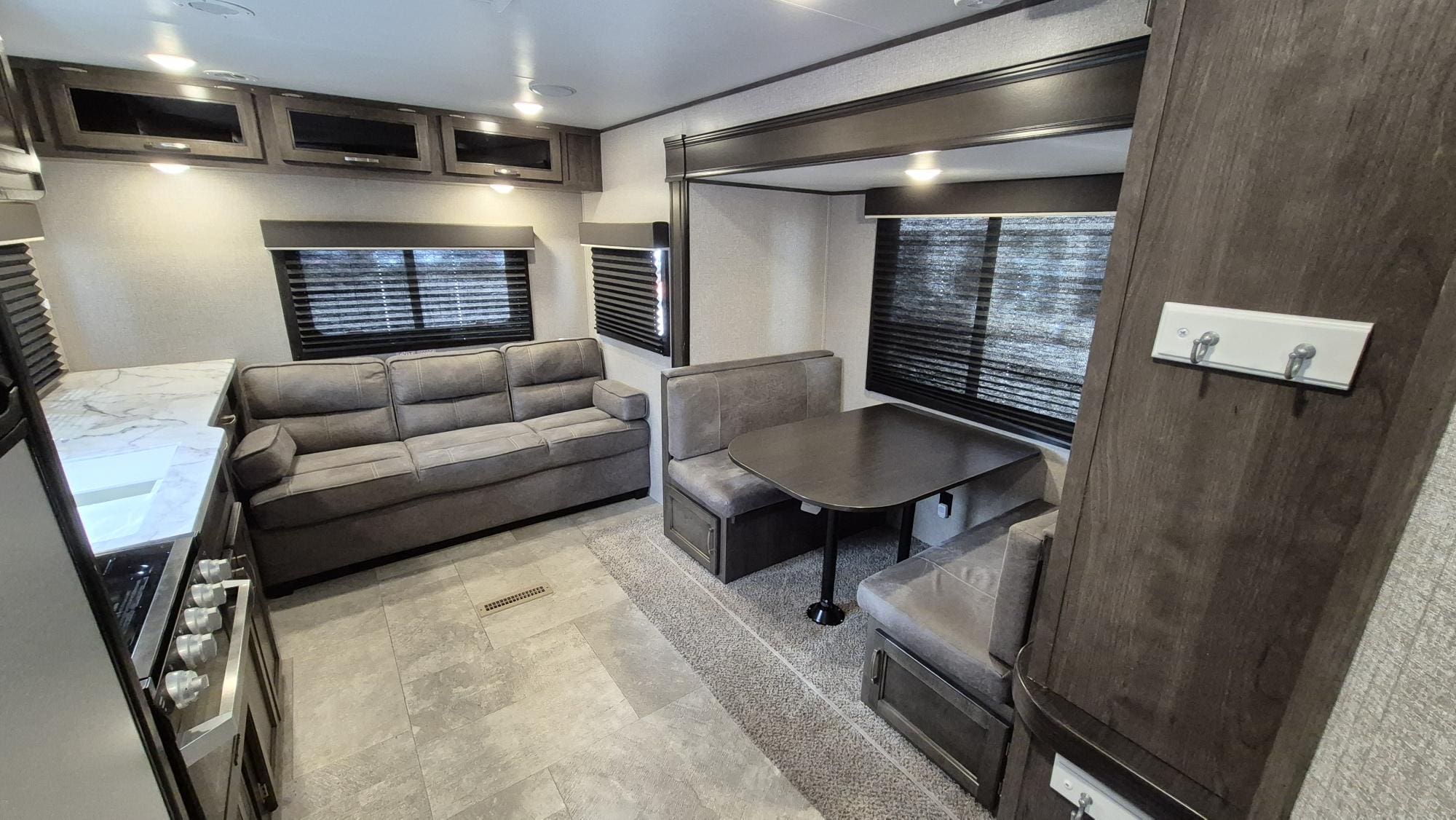 2020 JAY FLIGHT SLX 245RLS by JAYCO - Image 7