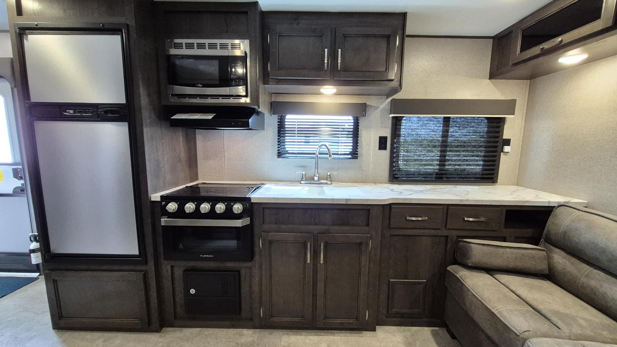 2020 JAY FLIGHT SLX 245RLS by JAYCO - Image 10