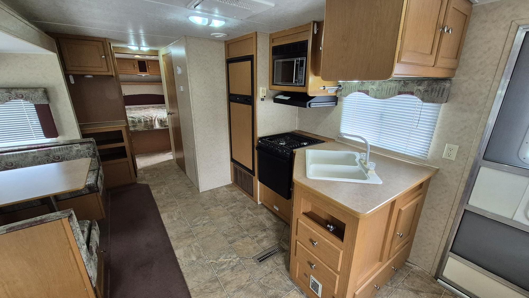 2005 FOUR WINDS 26L by DUTCHMEN - Image 8
