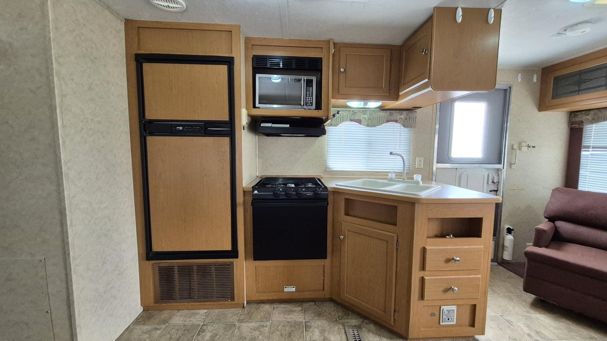 2005 FOUR WINDS 26L by DUTCHMEN - Image 13
