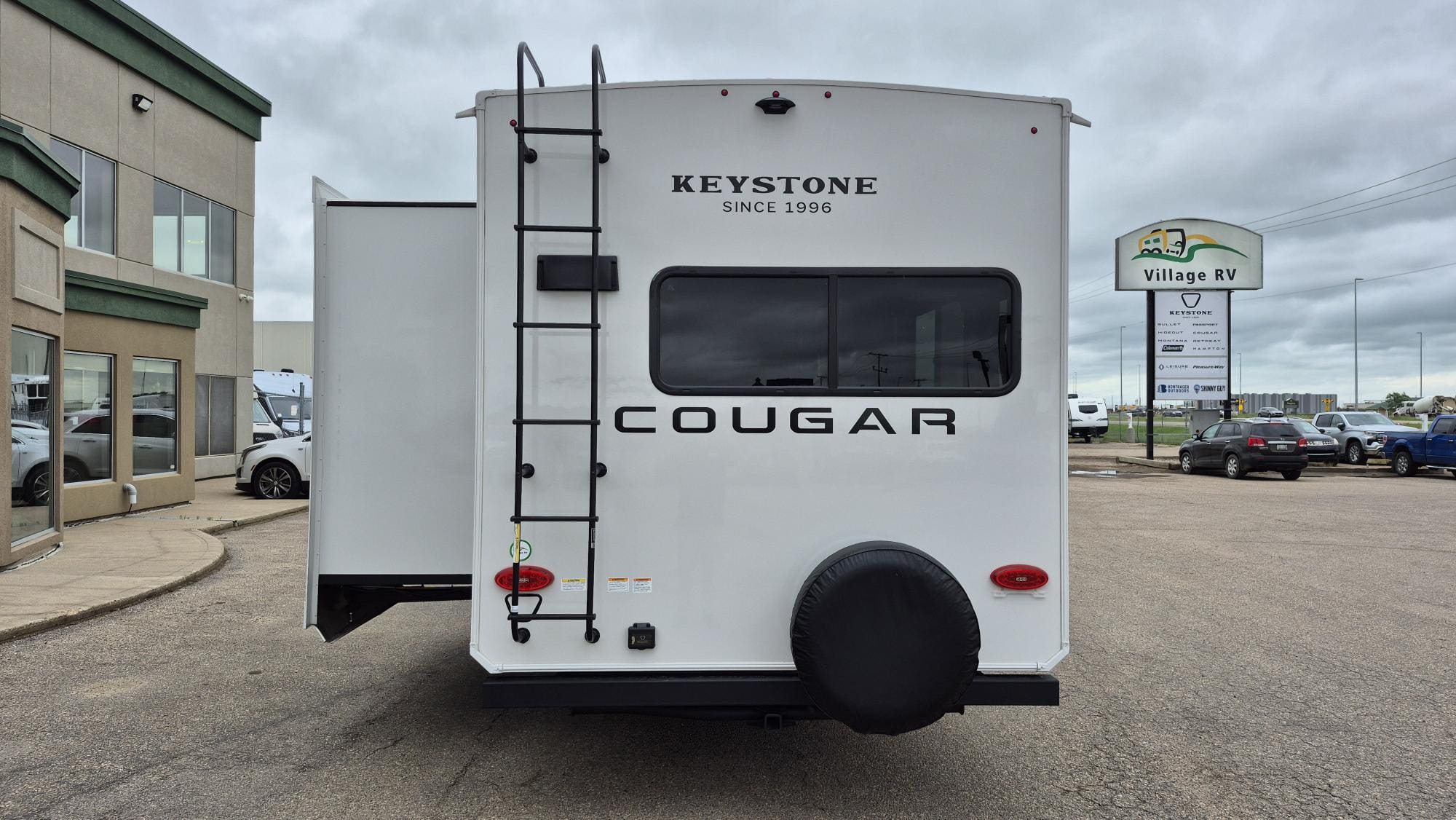 2027 COUGAR 25MLE by KEYSTONE - Image 3