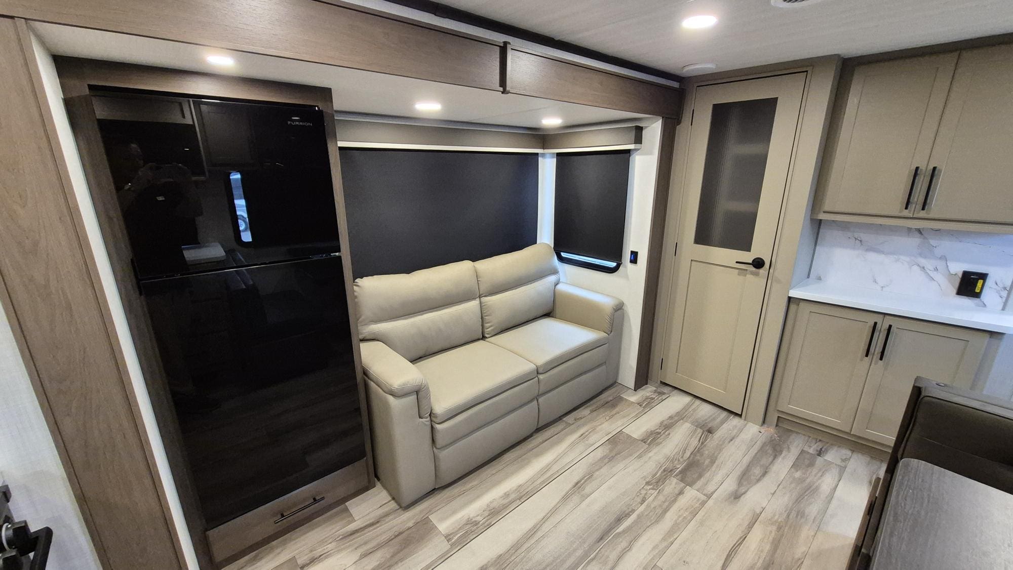 2027 COUGAR 25MLE by KEYSTONE - Image 9