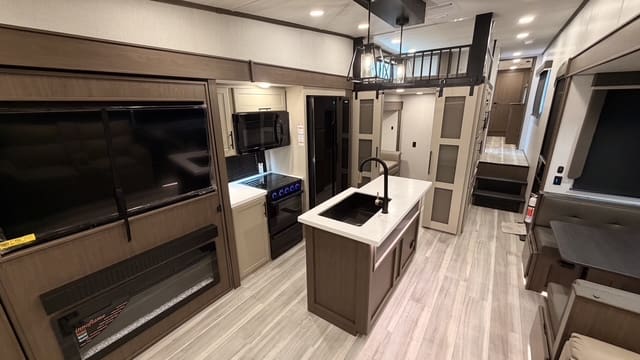 2026 COUGAR 360MBI by KEYSTONE - Image 12