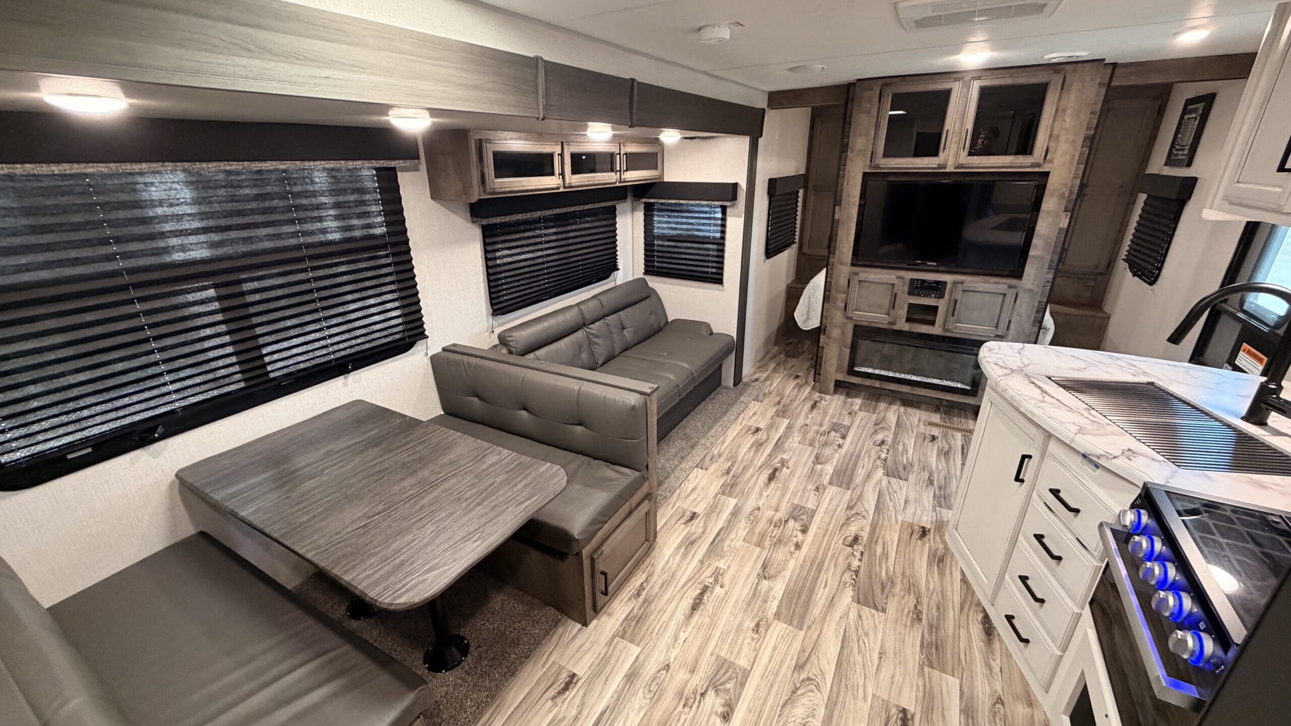 2021 SPORT TREK 270VBH by VENTURE RV - Image 12