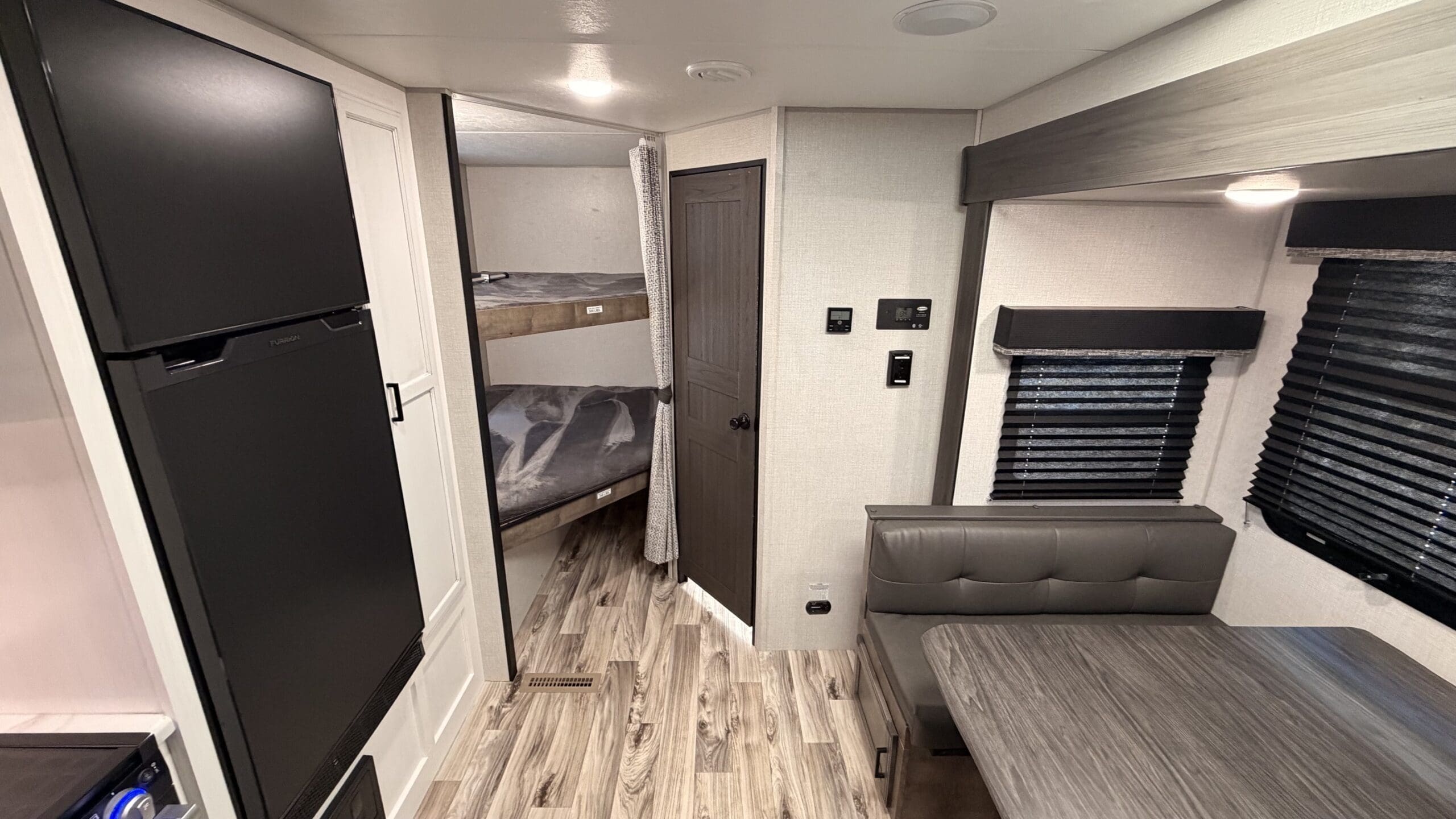 2021 SPORT TREK 270VBH by VENTURE RV - Image 17