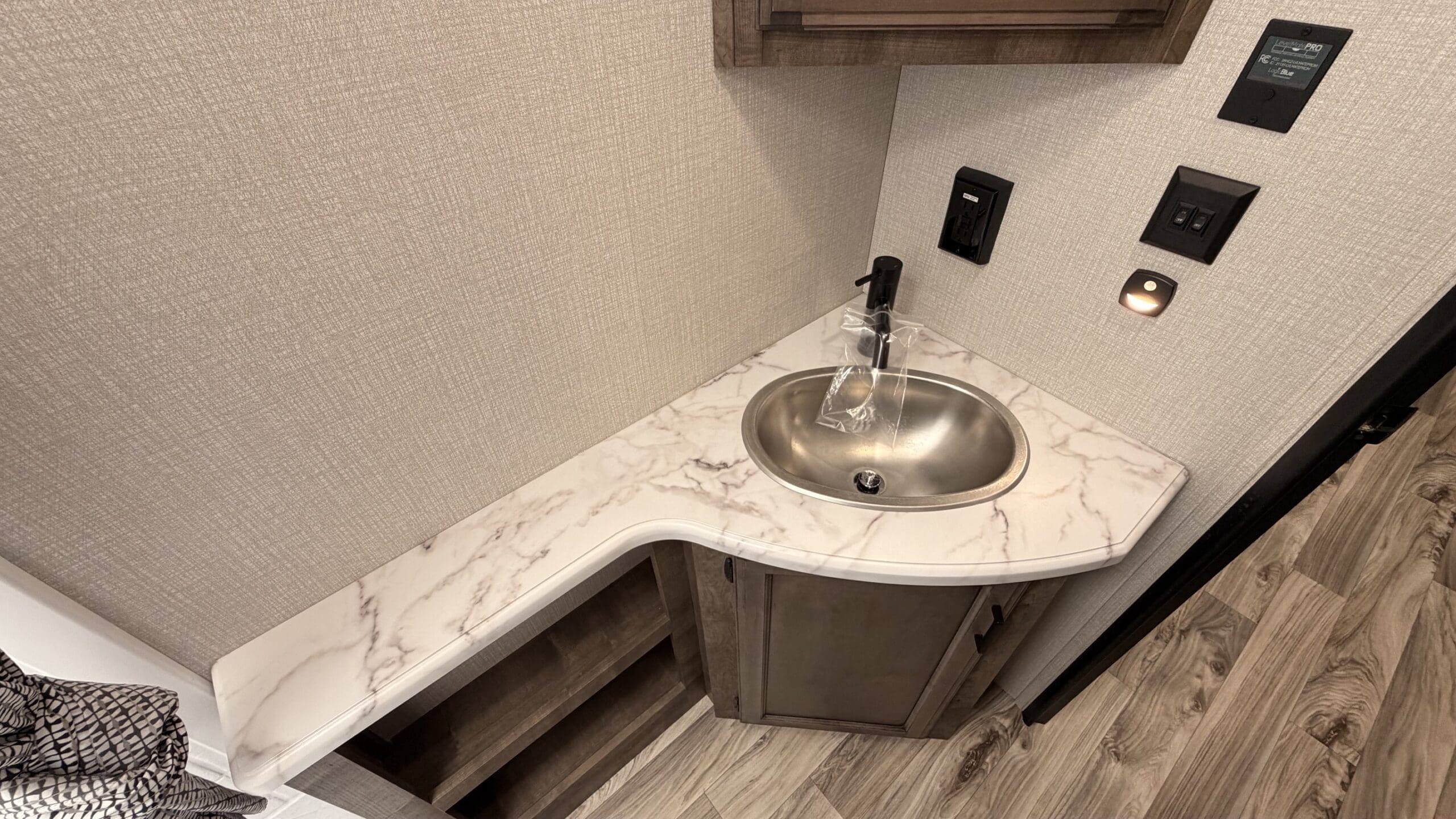 2021 SPORT TREK 270VBH by VENTURE RV - Image 29