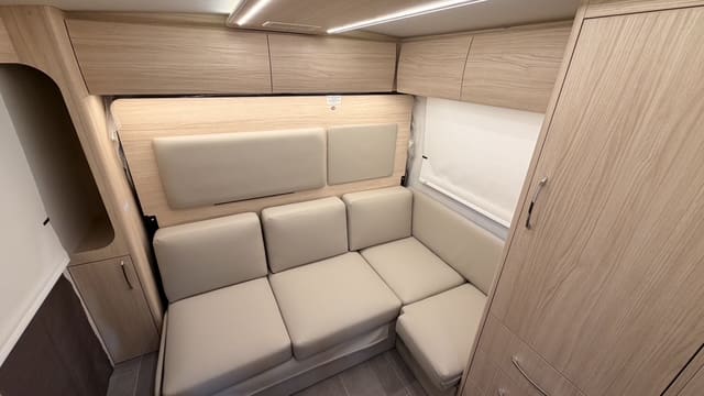 2025 WONDER W24RL by LEISURE TRAVEL - Image 30