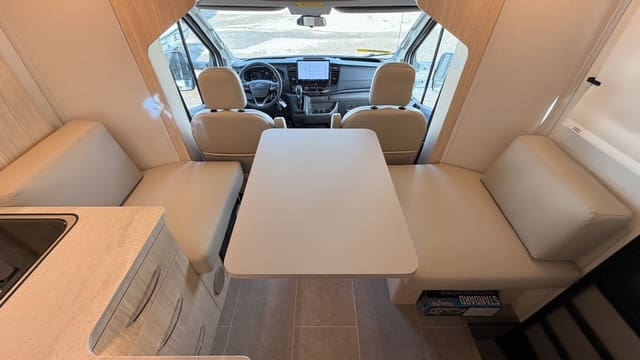 2025 WONDER W24RL by LEISURE TRAVEL - Image 11