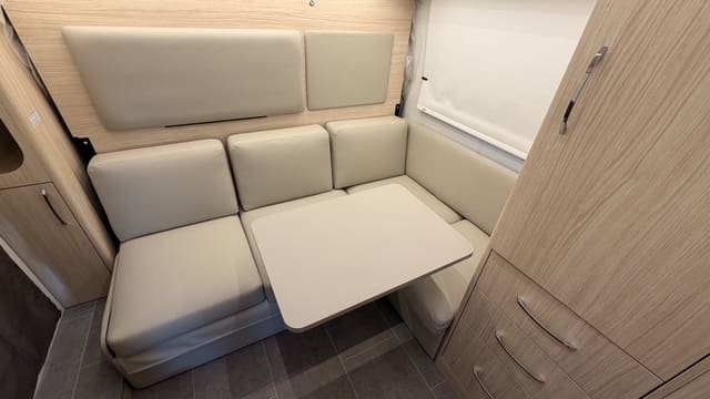 2025 WONDER W24RL by LEISURE TRAVEL - Image 26