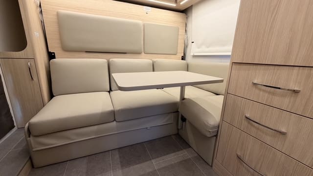 2025 WONDER W24RL by LEISURE TRAVEL - Image 27