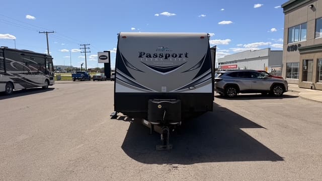 2017 PASSPORT 3220BHS by KEYSTONE - Image 3