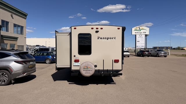 2017 PASSPORT 3220BHS by KEYSTONE - Image 5