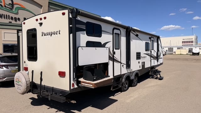 2017 PASSPORT 3220BHS by KEYSTONE - Image 7
