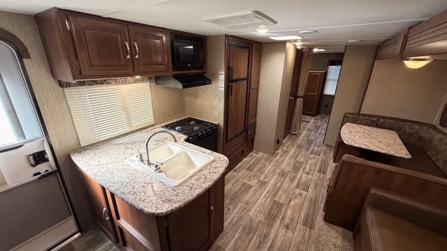 2017 PASSPORT 3220BHS by KEYSTONE - Image 10